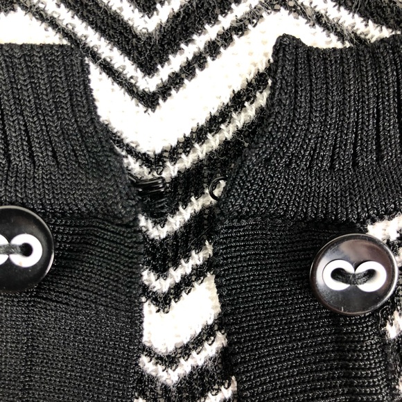 Bebe Knitted Zig Zag Black Cropped Cardigan - Picture 7 of 9